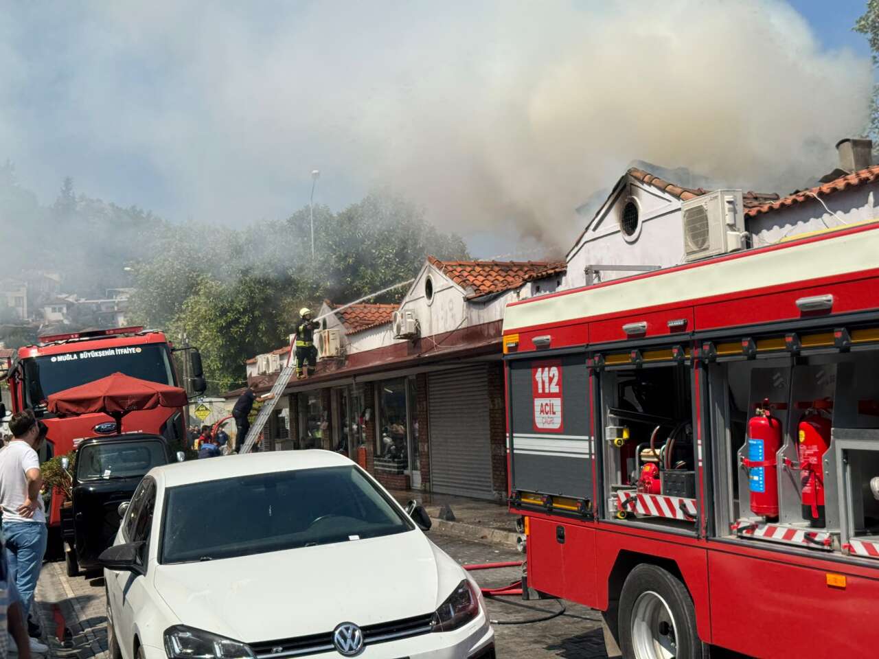 Fethiye Balık Hali’nde İş Yerinde Yangın Paniği 2